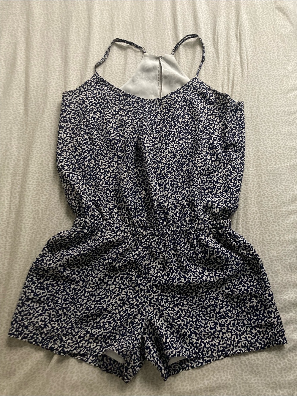 Joie Women’s Navy / White Printed One-Piece Romper size XS  100 % silk